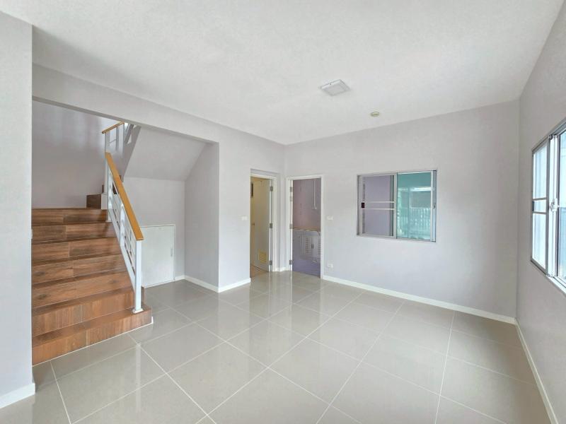 รูปที่3 ต้องการขายทาวน์โฮม ในคลองบางปลากด พระสมุทรเจดีย์ ราคา 2,650,000 บาท