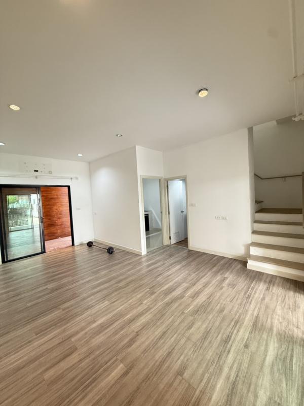 รูปที่3 ต้องการขายทาวน์โฮม ลาดสวาย ลำลูกกา ราคา 2,600,000 บาท