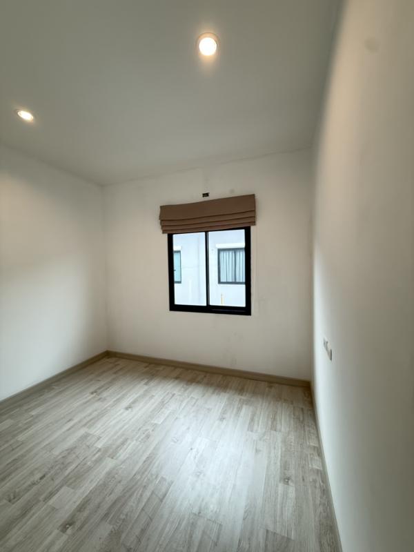 รูปที่5 ต้องการขายทาวน์โฮม ลาดสวาย ลำลูกกา ราคา 2,600,000 บาท