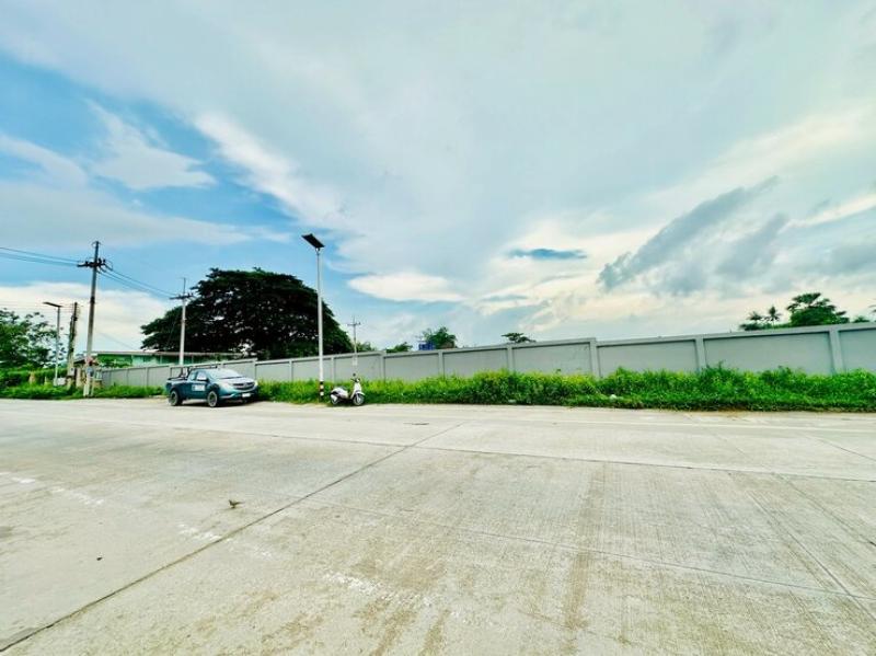 รูปที่2 ต้องการขายที่ดินเปล่า บึง ศรีราชา ราคา 60,000,000 บาท