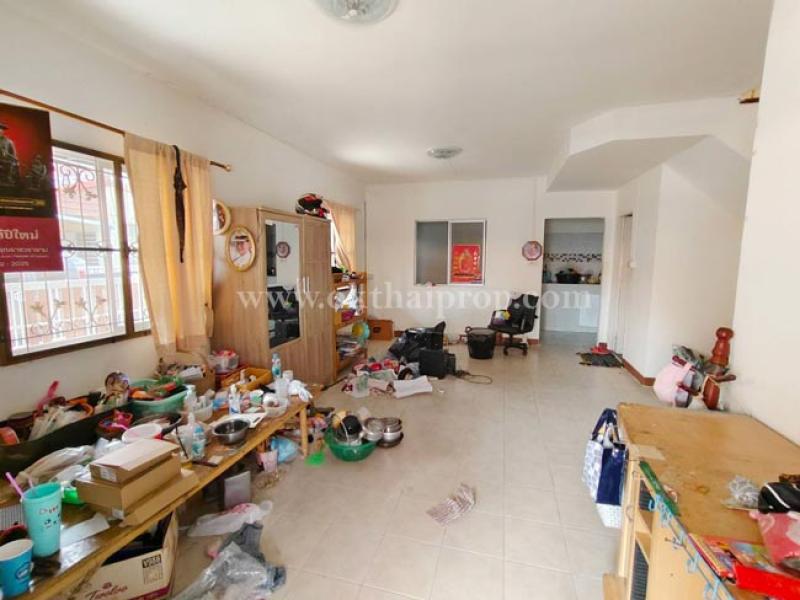 รูปที่3 ต้องการขายทาวน์โฮม คลองสาม คลองหลวง ราคา 1,850,000 บาท