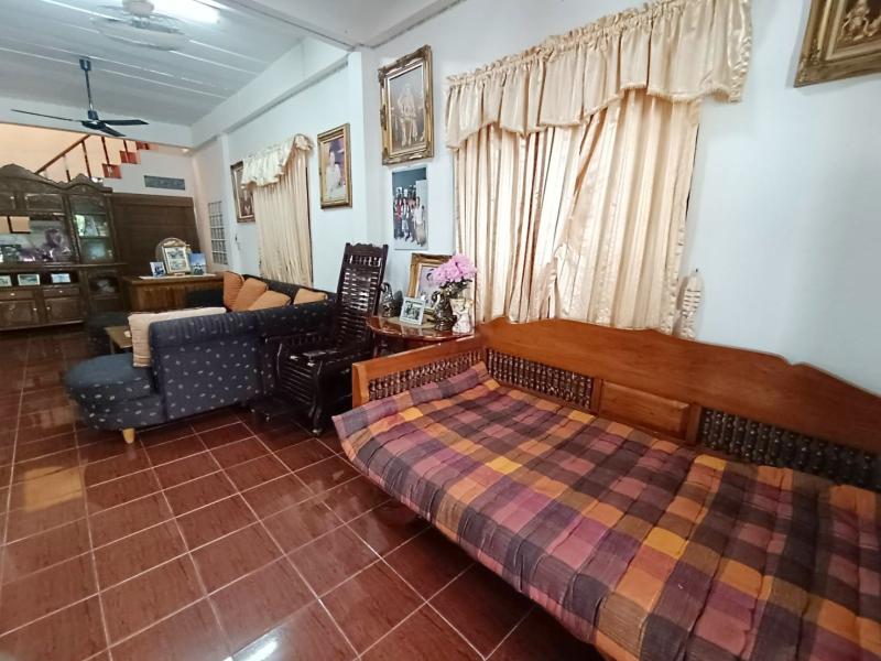 รูปที่2 ต้องการขายบ้านพร้อมที่ดิน ประชาธิปัตย์ ธัญบุรี ราคา 3,700,000 บาท