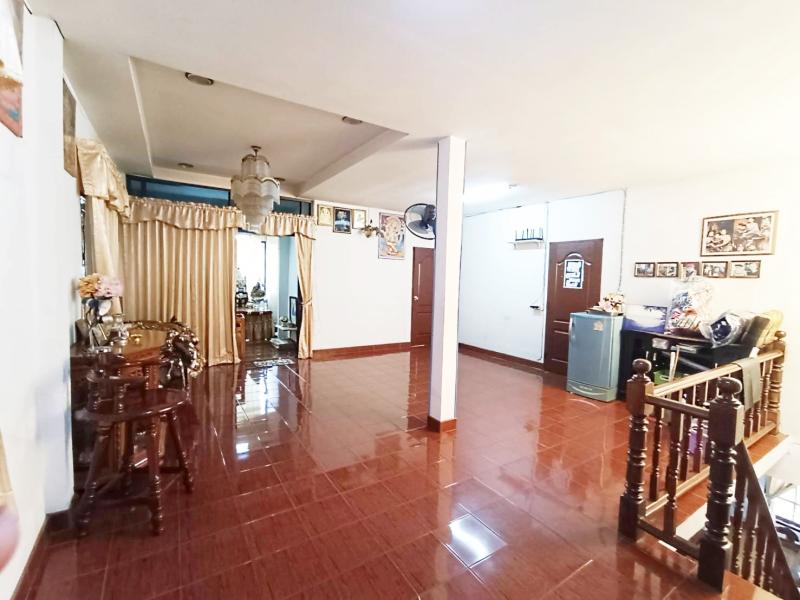 รูปที่5 ต้องการขายบ้านพร้อมที่ดิน ประชาธิปัตย์ ธัญบุรี ราคา 3,700,000 บาท