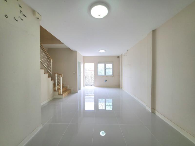 รูปที่4 ต้องการขายทาวน์โฮม สีกัน เขตดอนเมือง ราคา 2,190,000 บาท