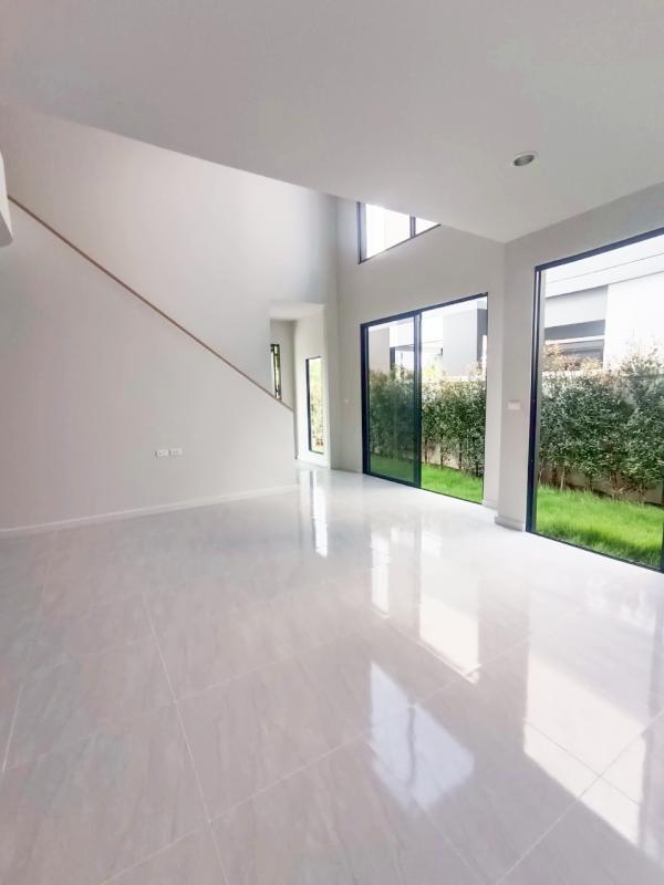 รูปที่2 ต้องการขายบ้านพร้อมที่ดิน คลองสาม คลองหลวง ราคา 7,900,000 บาท