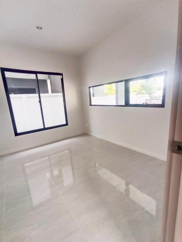 รูปที่3 ต้องการขายบ้านพร้อมที่ดิน คลองสาม คลองหลวง ราคา 7,900,000 บาท