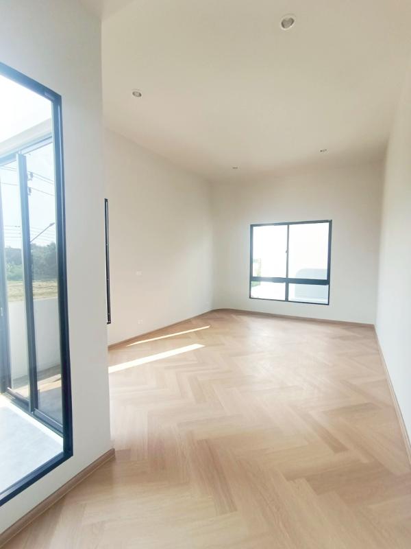 รูปที่6 ต้องการขายบ้านพร้อมที่ดิน คลองสาม คลองหลวง ราคา 7,900,000 บาท