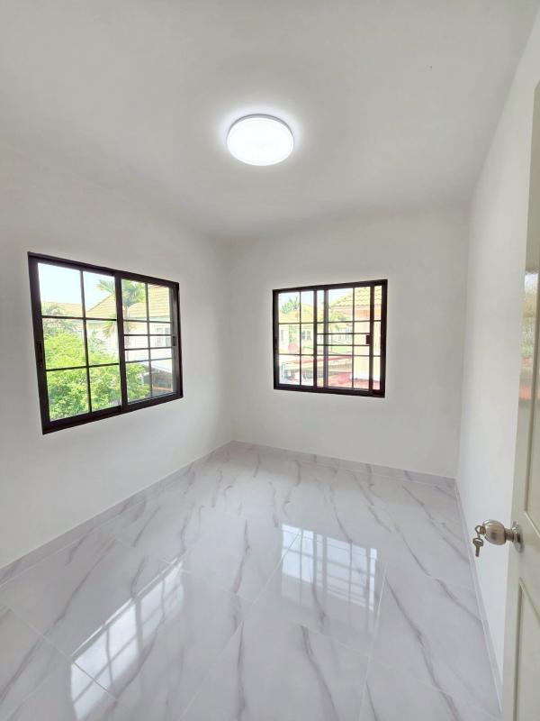 รูปที่6 ต้องการขายบ้านพร้อมที่ดิน คูคต ลำลูกกา ราคา 2,990,000 บาท