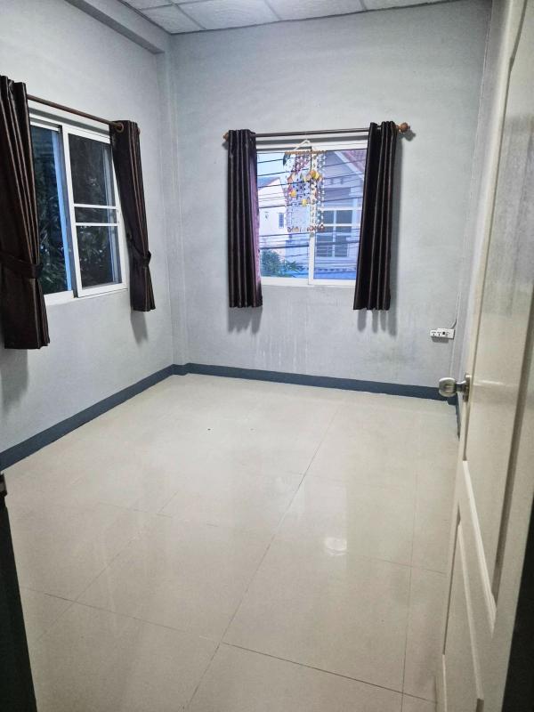 รูปที่8 ต้องการขายทาวน์โฮม บ้านฉาง เมืองปทุมธานี ราคา 2,490,000 บาท