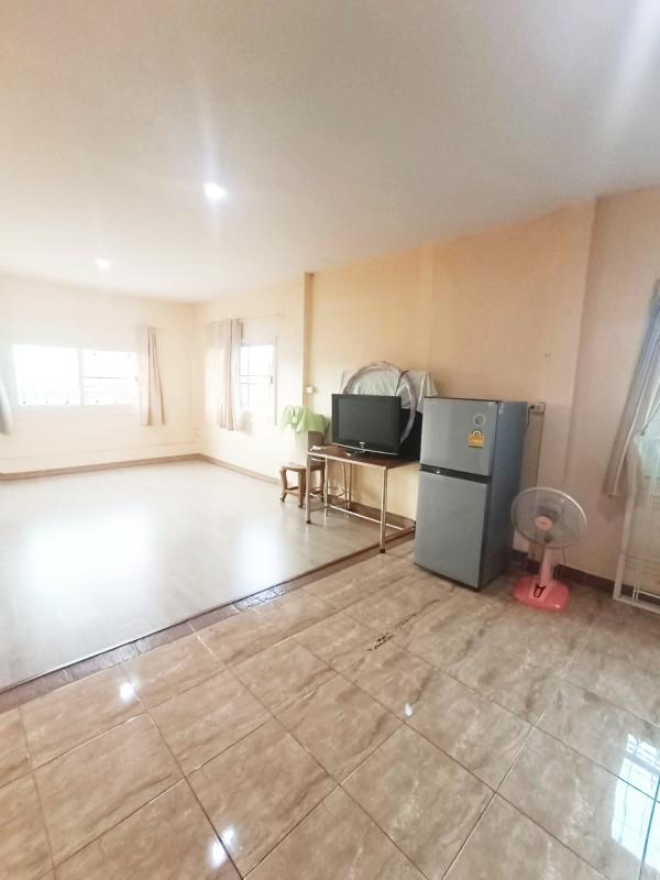 รูปที่5 ต้องการขายบ้านพร้อมที่ดิน คลองสาม คลองหลวง ราคา 3,000,000 บาท