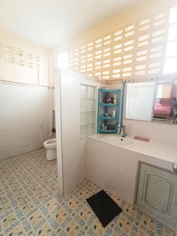 รูปที่7 ต้องการขายบ้านพร้อมที่ดิน คลองสาม คลองหลวง ราคา 3,000,000 บาท