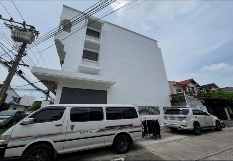 รูปที่3 ต้องการขายอาคารพาณิชย์ คลองจั่น เขตบางกะปิ ราคา 4,000,000 บาท