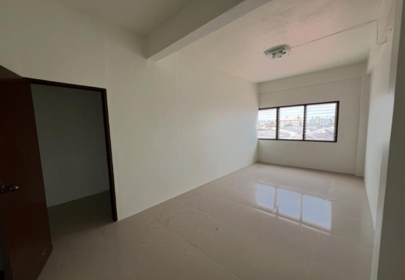 รูปที่8 ต้องการขายอาคารพาณิชย์ คลองจั่น เขตบางกะปิ ราคา 4,000,000 บาท