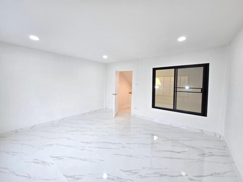 รูปที่8 ต้องการขายทาวน์โฮม ลำผักกูด ธัญบุรี ราคา 1,300,000 บาท