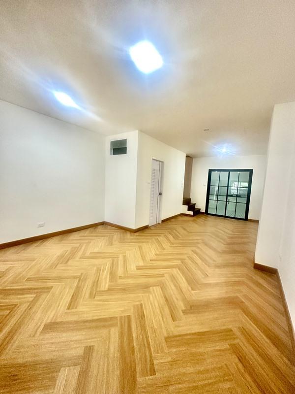 รูปที่2 ต้องการขายทาวน์โฮม ท่าแร้ง เขตบางเขน ราคา 1,950,000 บาท