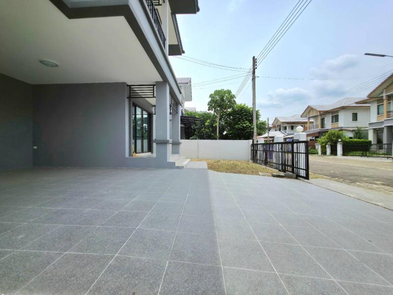 รูปที่2 ต้องการขายบ้านพร้อมที่ดิน ลาดสวาย ลำลูกกา ราคา 3,690,000 บาท