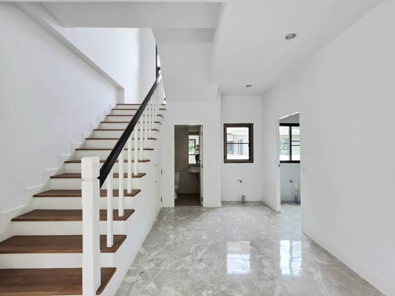 รูปที่4 ต้องการขายบ้านพร้อมที่ดิน ลาดสวาย ลำลูกกา ราคา 3,690,000 บาท