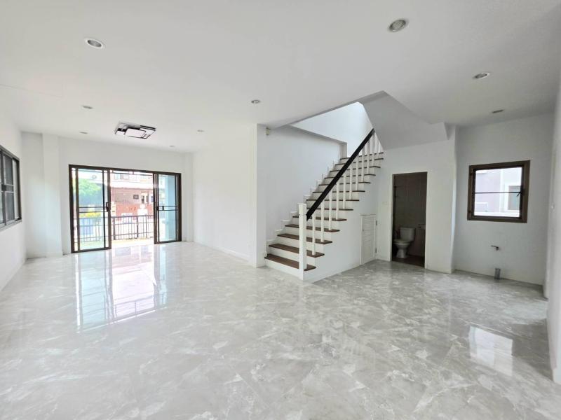 รูปที่5 ต้องการขายบ้านพร้อมที่ดิน ลาดสวาย ลำลูกกา ราคา 3,690,000 บาท
