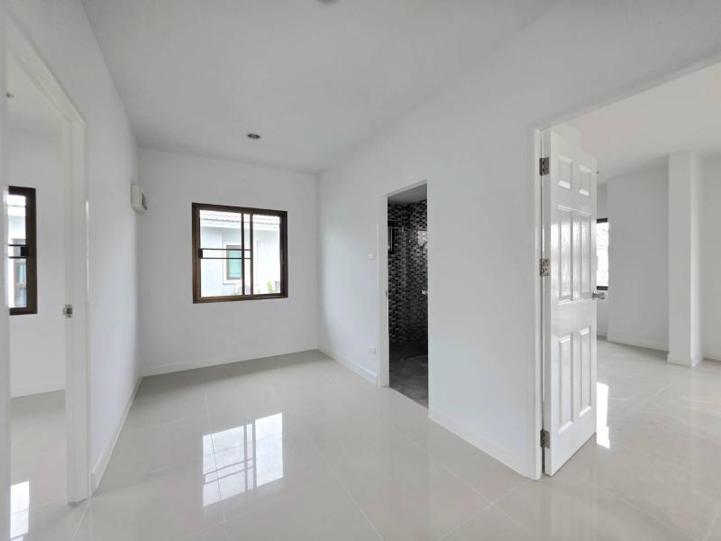 รูปที่7 ต้องการขายบ้านพร้อมที่ดิน ลาดสวาย ลำลูกกา ราคา 3,690,000 บาท