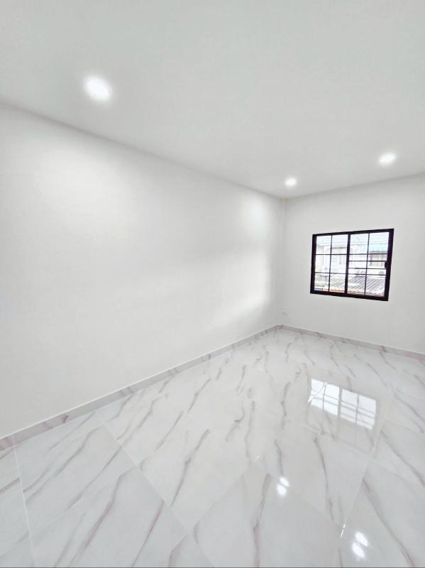 รูปที่7 ต้องการขายทาวน์โฮม ลาดสวาย ลำลูกกา ราคา 2,250,000 บาท