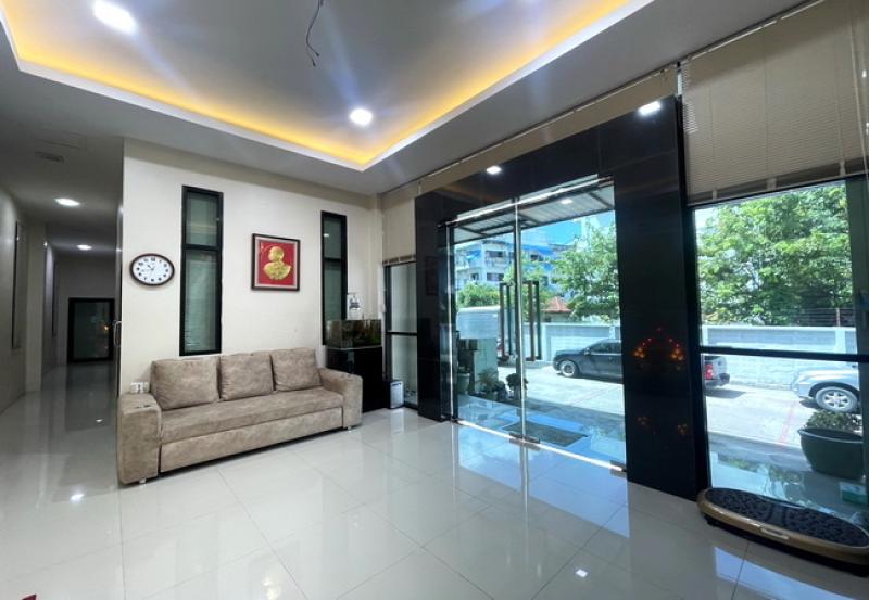 รูปที่2 ต้องการขายอาคารพาณิชย์ แสมดำ เขตบางขุนเทียน ราคา 46,000,000 บาท