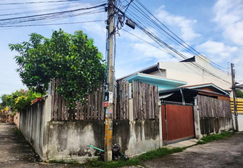 รูปที่2 ต้องการขายบ้านพร้อมที่ดิน บางยี่ขัน เขตบางพลัด ราคา 7,990,000 บาท