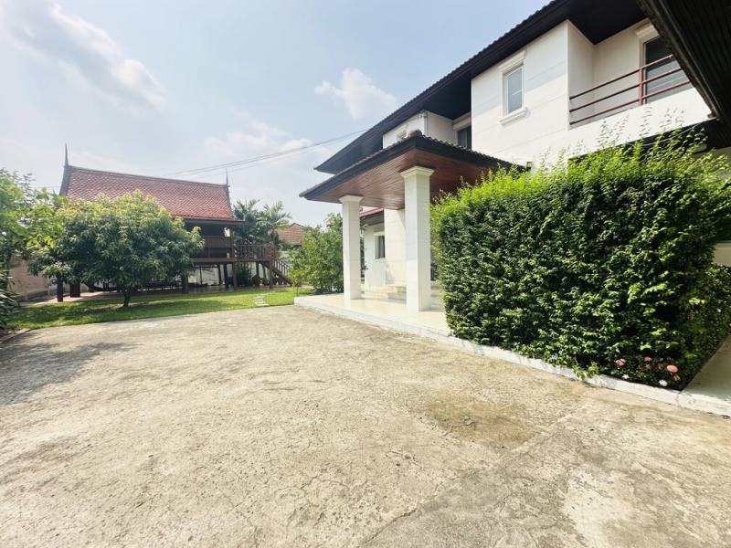 รูปที่2 ต้องการขายบ้านพร้อมที่ดิน หลักหก เมืองปทุมธานี ราคา 17,900,000 บาท