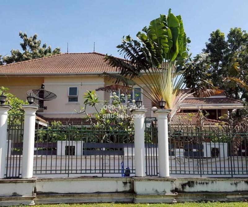 ขายด่วนบ้านเดี่ยว หลังใหญ่หลังริมติดถนนใหญ่