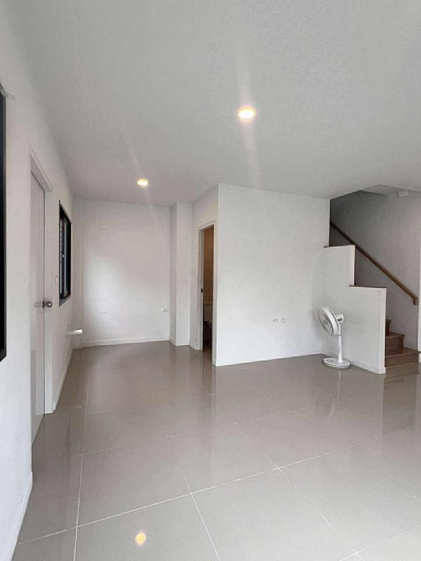 รูปที่3 ต้องการขายบ้านพร้อมที่ดิน สำโรงเหนือ เมืองสมุทรปราการ ราคา 6,500,000 บาท