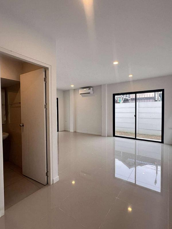 รูปที่6 ต้องการขายบ้านพร้อมที่ดิน สำโรงเหนือ เมืองสมุทรปราการ ราคา 6,500,000 บาท