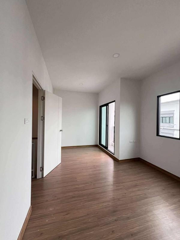 รูปที่8 ต้องการขายบ้านพร้อมที่ดิน สำโรงเหนือ เมืองสมุทรปราการ ราคา 6,500,000 บาท
