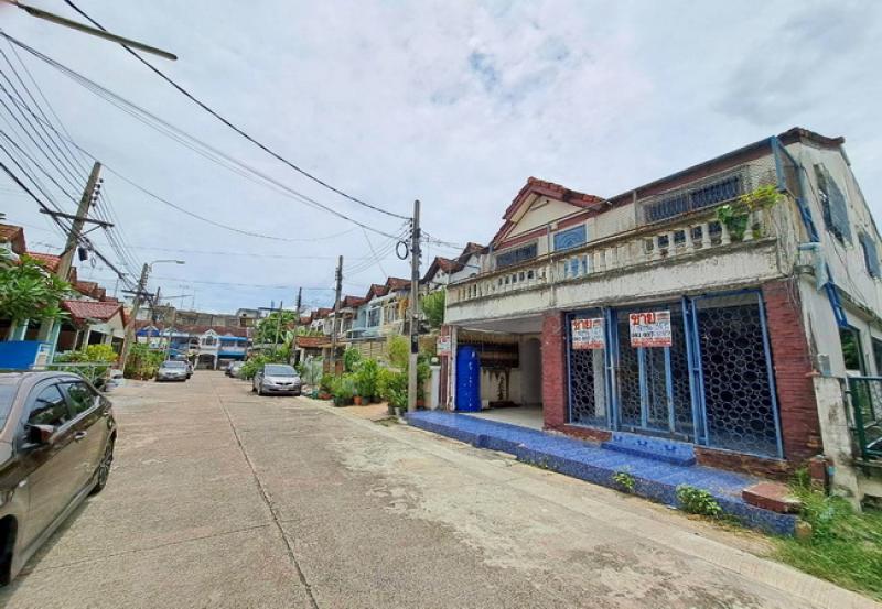 รูปที่2 ต้องการขายทาวน์โฮม สีกัน เขตดอนเมือง ราคา 4,400,000 บาท