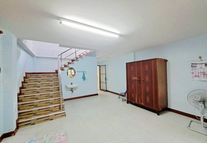 รูปที่6 ต้องการขายบ้านพร้อมที่ดิน ปากน้ำ เมืองสมุทรปราการ ราคา 9,000,000 บาท