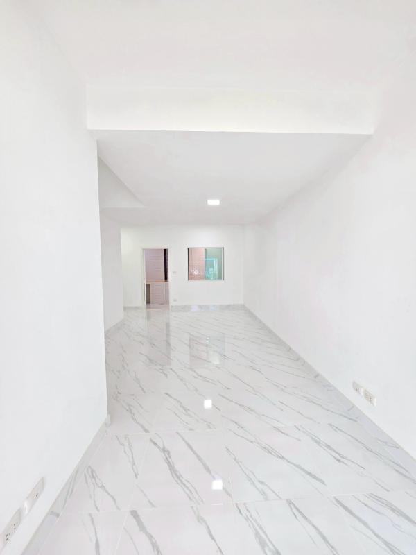 รูปที่3 ต้องการขายทาวน์โฮม คลองสอง คลองหลวง ราคา 2,000,000 บาท