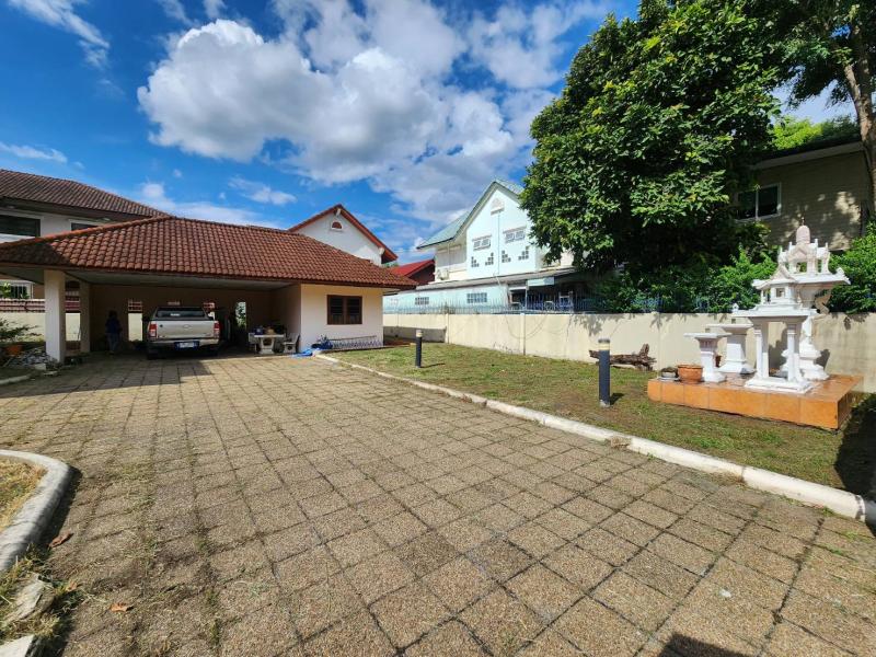 รูปที่3 ต้องการขายบ้านพร้อมที่ดิน หลักหก เมืองปทุมธานี ราคา 14,000,000 บาท