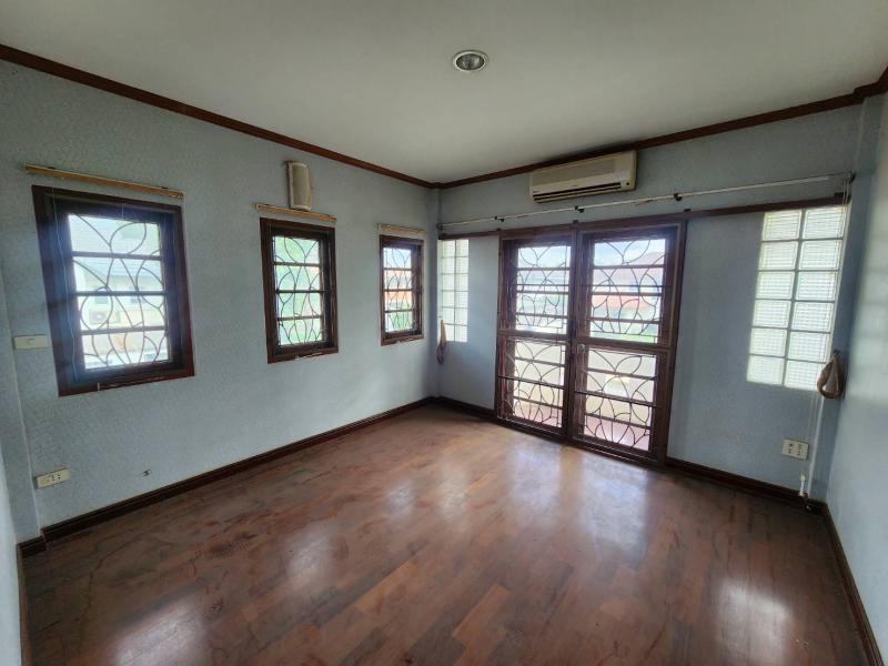 รูปที่5 ต้องการขายบ้านพร้อมที่ดิน หลักหก เมืองปทุมธานี ราคา 14,000,000 บาท