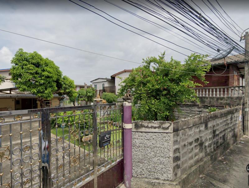 รูปที่2 ต้องการขายบ้านพร้อมที่ดิน บ้านช่างหล่อ เขตบางกอกน้อย ราคา 11,500,000 บาท