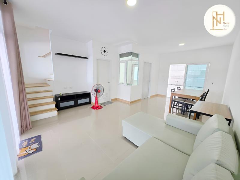 รูปที่2 ต้องการขายทาวน์โฮม สีกัน เขตดอนเมือง ราคา 3,650,000 บาท