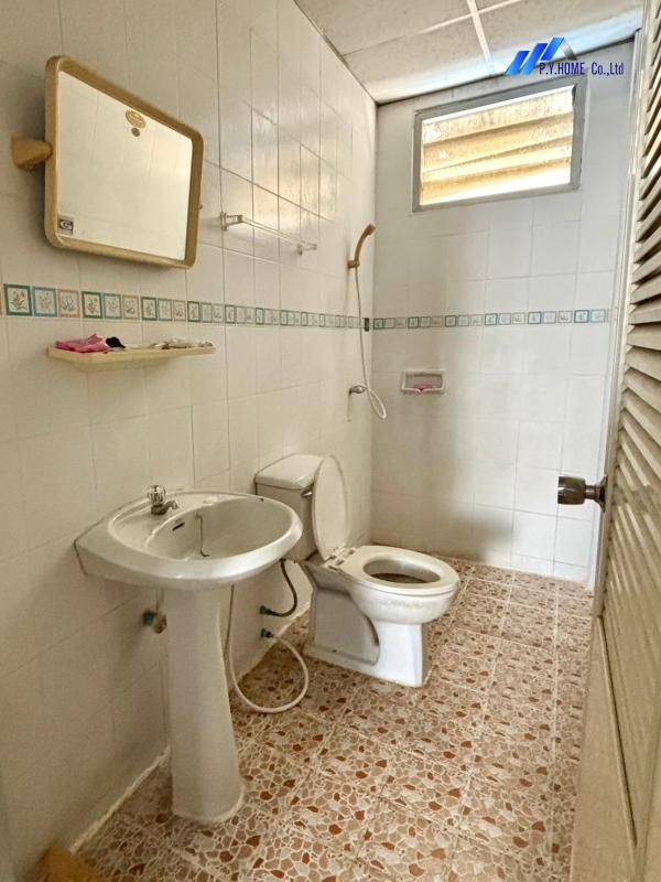 รูปที่8 ต้องการขายบ้านพร้อมที่ดิน ลาดสวาย ลำลูกกา ราคา 1,900,000 บาท