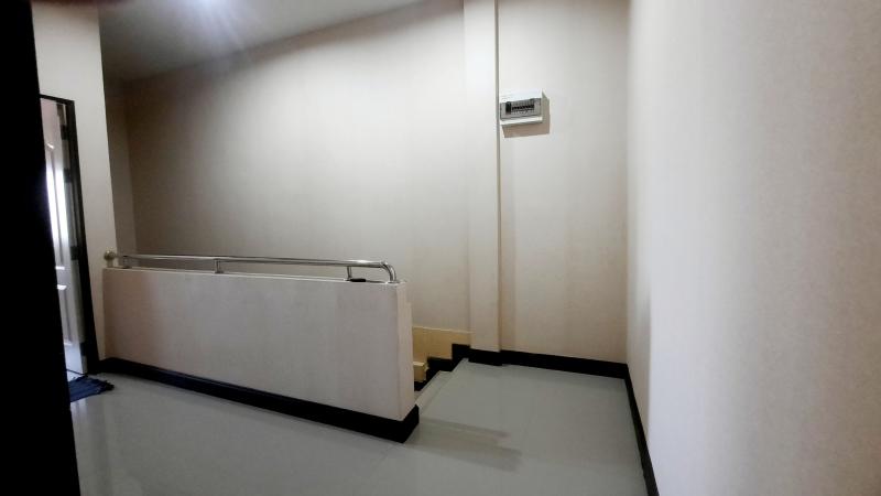 รูปที่7 ต้องการขายทาวน์โฮม หนองขาม ศรีราชา ราคา 1,650,000 บาท