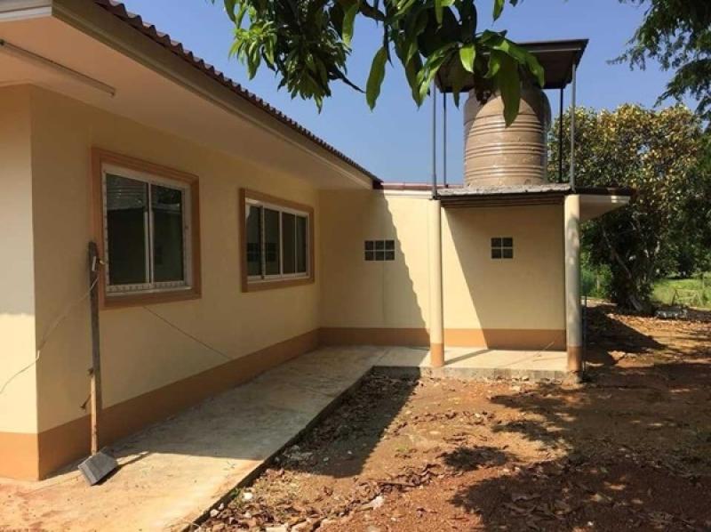 รูปที่3 ให้เช่าบ้านพร้อมที่ดิน หัวถนน พนัสนิคม ราคา 14,000 บาท