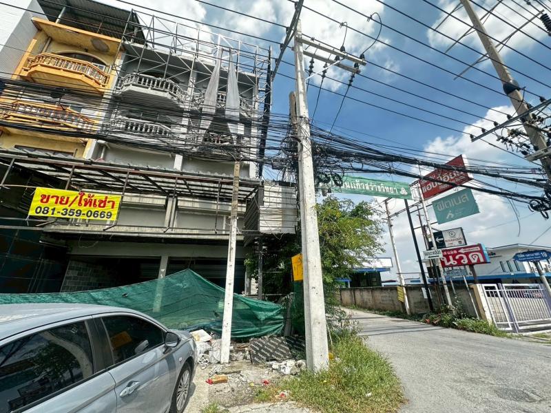 รูปที่3 ต้องการขายอาคารพาณิชย์ ประชาธิปัตย์ ธัญบุรี ราคา 28,000,000 บาท