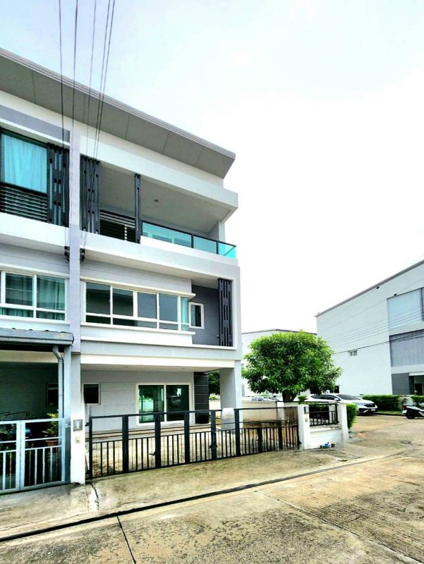 รูปที่2 ต้องการขายทาวน์โฮม ท่าแร้ง เขตบางเขน ราคา 3,850,000 บาท