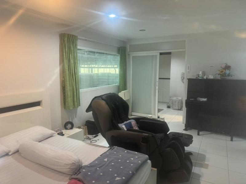 รูปที่4 ต้องการขายบ้านพร้อมที่ดิน ช่องนนทรี เขตยานนาวา ราคา 44,480,000 บาท