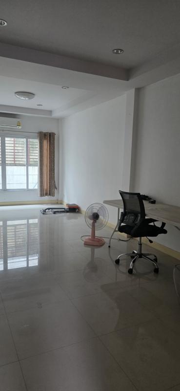 รูปที่4 ต้องการขายทาวน์โฮม บ้านใหม่ ปากเกร็ด ราคา 3,700,000 บาท