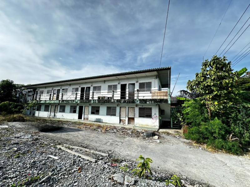 รูปที่2 ต้องการขายบ้านพร้อมที่ดิน ลาดสวาย ลำลูกกา ราคา 3,500,000 บาท