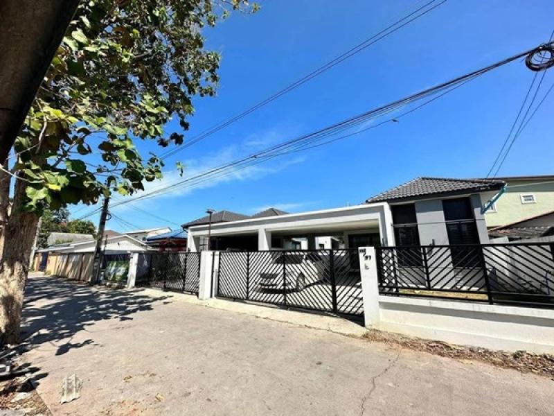 รูปที่4 ต้องการขายบ้านพร้อมที่ดิน สุรศักดิ์ ศรีราชา ราคา 2,590,000 บาท