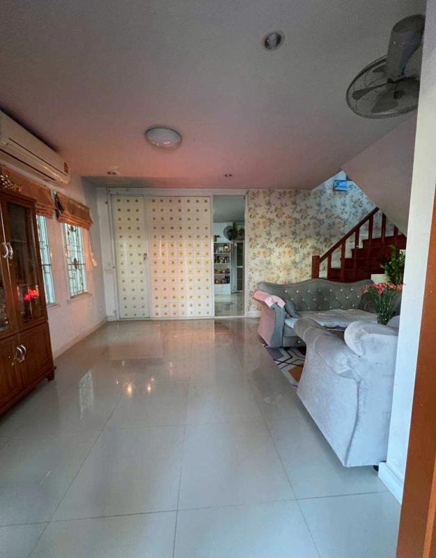 รูปที่2 ต้องการขายบ้านพร้อมที่ดิน หลักหก เมืองปทุมธานี ราคา 4,800,000 บาท