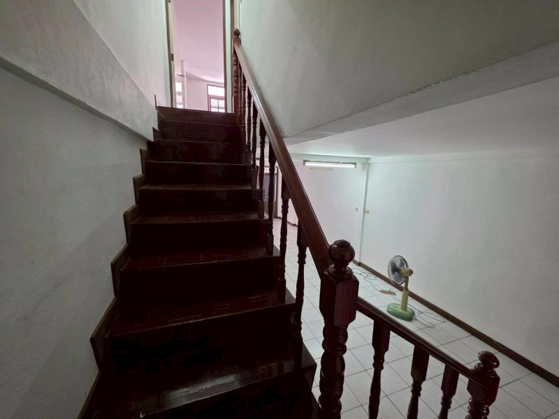 รูปที่3 ต้องการขายบ้านพร้อมที่ดิน บางจาก เขตพระโขนง ราคา 2,850,000 บาท