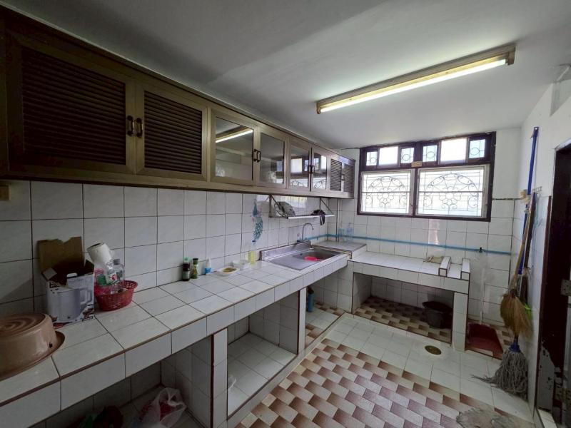 รูปที่8 ต้องการขายบ้านพร้อมที่ดิน บางจาก เขตพระโขนง ราคา 2,850,000 บาท